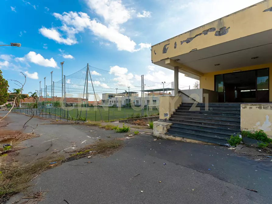 Immagine 4 di Showroom in vendita  in Via delle Scuole 1 a Aci Castello