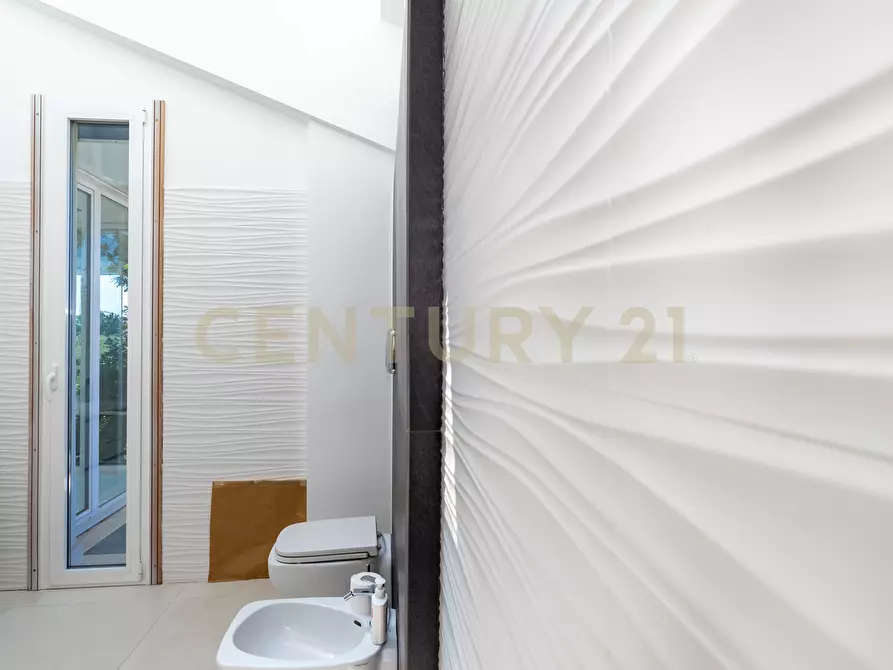 Immagine 36 di Villa in vendita  in SS284 a Adrano