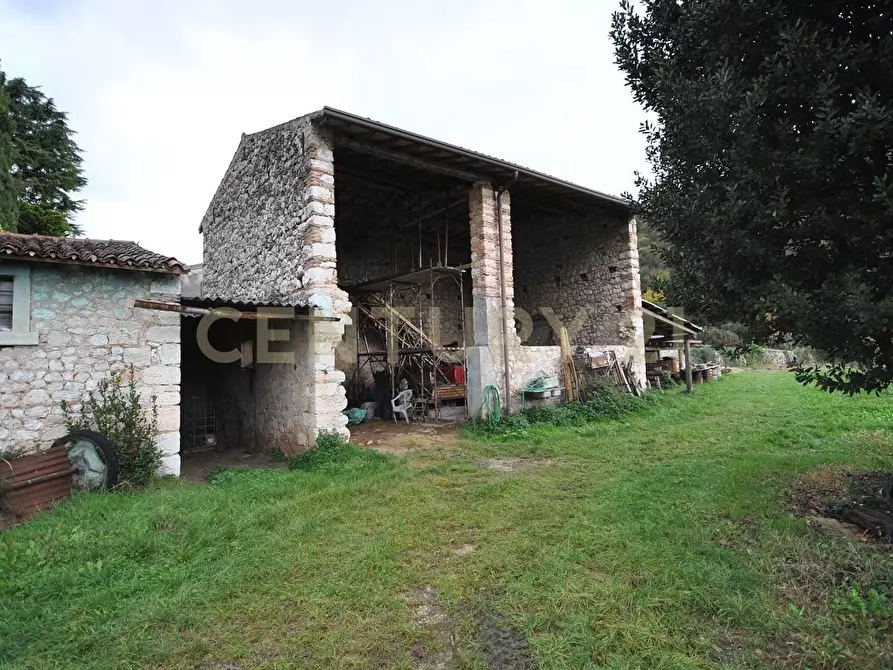 Immagine 12 di Rustico / casale in vendita  in Via Squaranto 6 a Verona