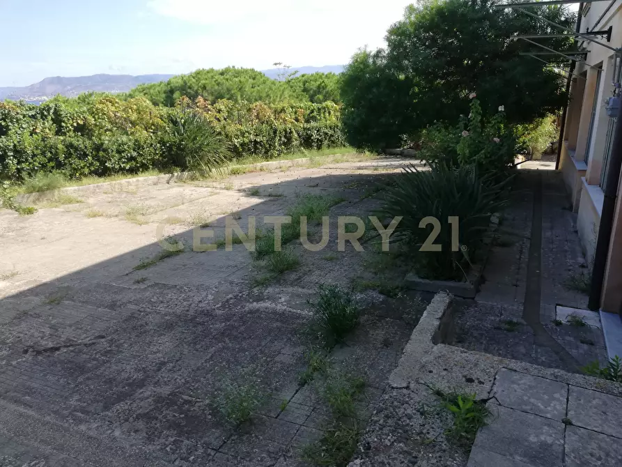 Immagine 15 di Palazzo in vendita  in Viale Regina Margherita 27 a Messina