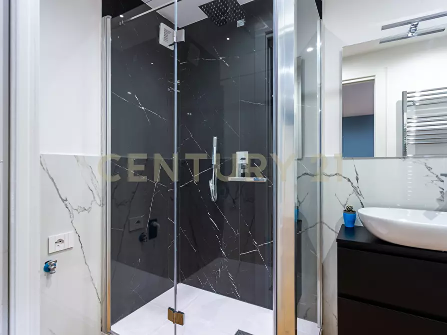 Immagine 10 di Loft/Open space in vendita  in Via dell'Olmata 30 a Roma