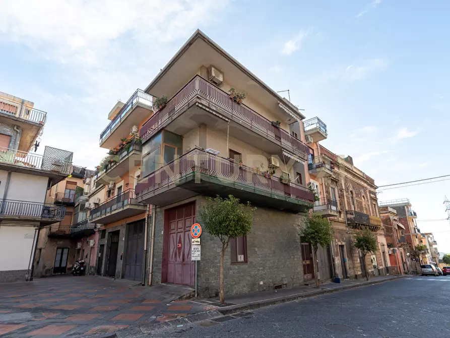 Immagine 18 di Pentalocale in vendita  in Piazza Giovanni Longo 122 a Misterbianco