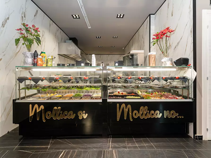 Immagine 18 di Attività commerciale in vendita  in Corso Indipendenza 131 a Catania