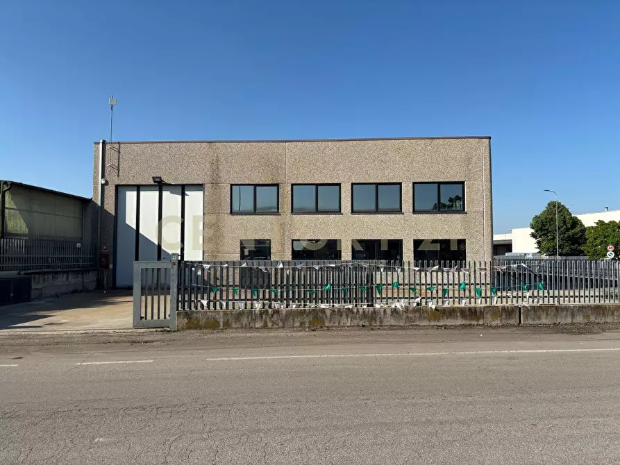 Immagine 1 di Attività artigianale in affitto  in Via Caduti sul Lavoro 23 a Isola Della Scala