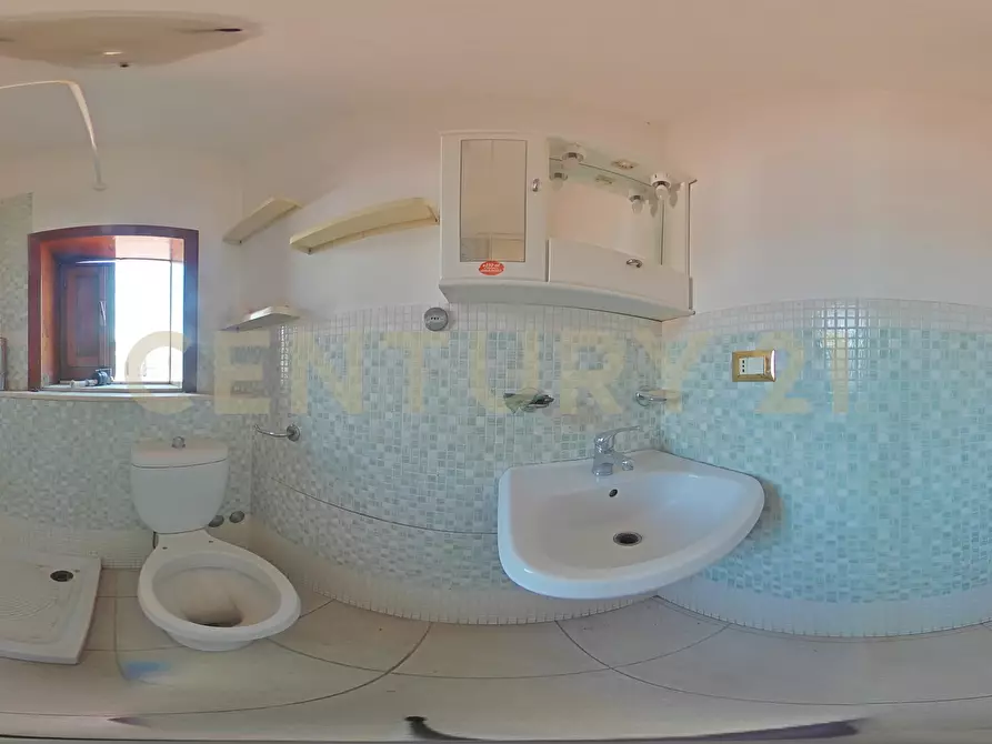 Immagine 74 di Villa in vendita  in Via Quartiere Longo 18 a Aci Castello