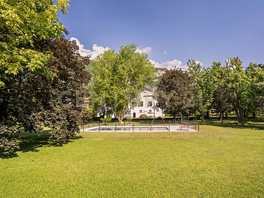 Immagine 153 di Villa in vendita  in Via Adige 25 a Brentino Belluno
