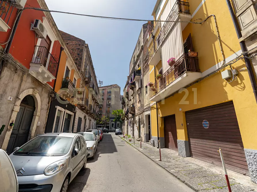 Immagine 1 di Bilocale in vendita  in Via Giovanni Gentile 9 a Catania