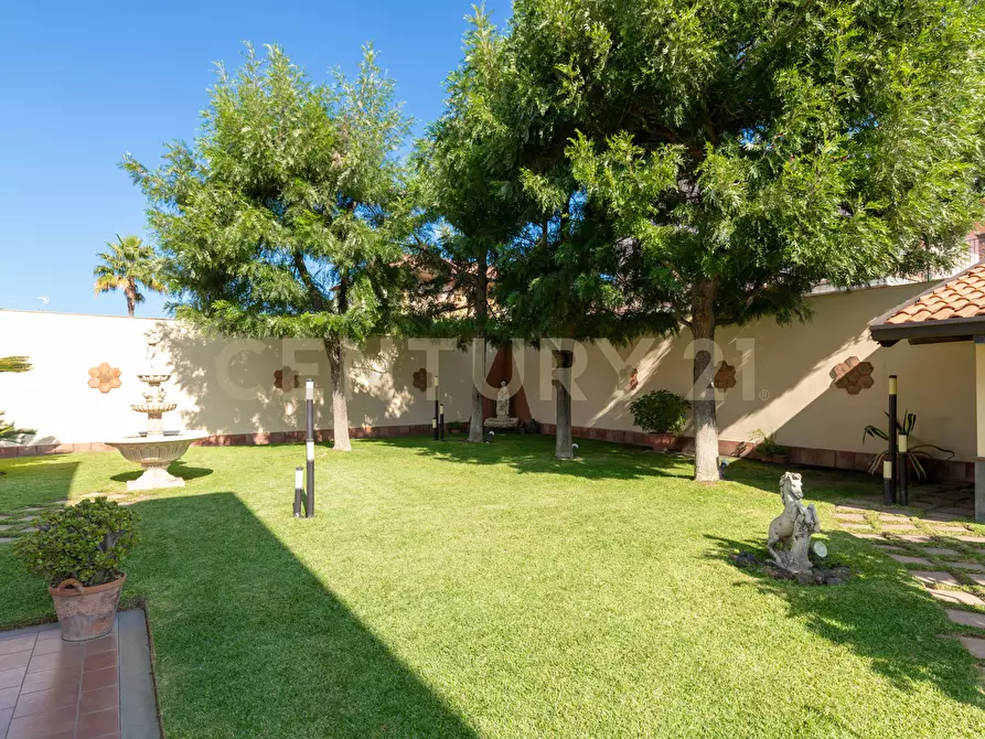 Immagine 18 di Villa in vendita  in Via Salemi 19 a Mascalucia