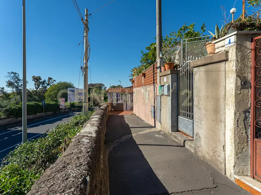 Immagine 15 di Casa semindipendente in vendita  in VIA SCALA DI BETTA 69 a Sant'agata Li Battiati
