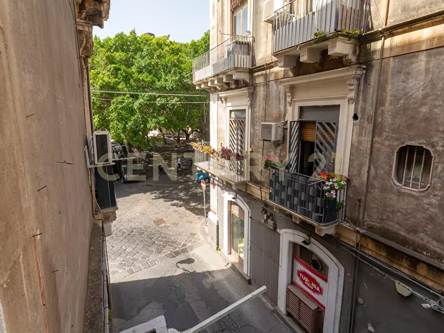 Immagine 21 di Quadrilocale in vendita  in Piazza Miracoli 2 a Catania