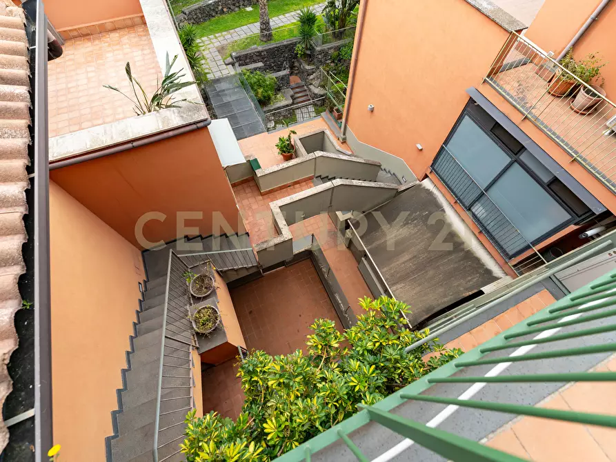 Immagine 34 di Attico in vendita  in Via Maria Gianni 85 a Catania