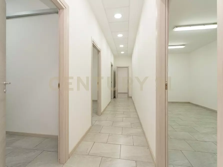 Immagine 7 di Laboratorio in vendita  in Via delle Terme 31 a Misterbianco