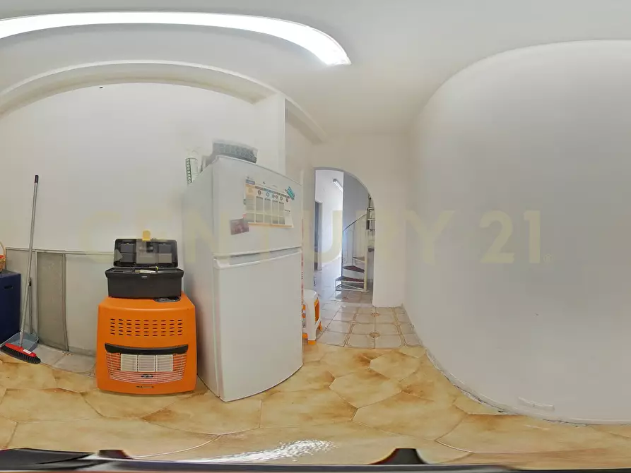 Immagine 56 di Quadrilocale in vendita  in Via Federico Confalonieri 9 a Catania