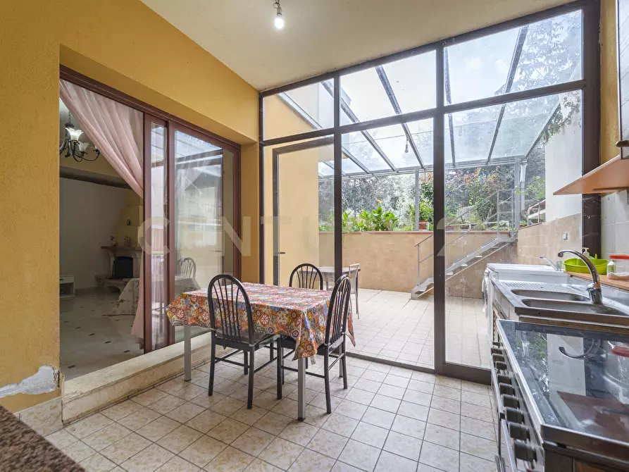 Immagine 6 di Villa in vendita  in Piazza Antonio Stracuzzi 4 a Santa Teresa Di Riva