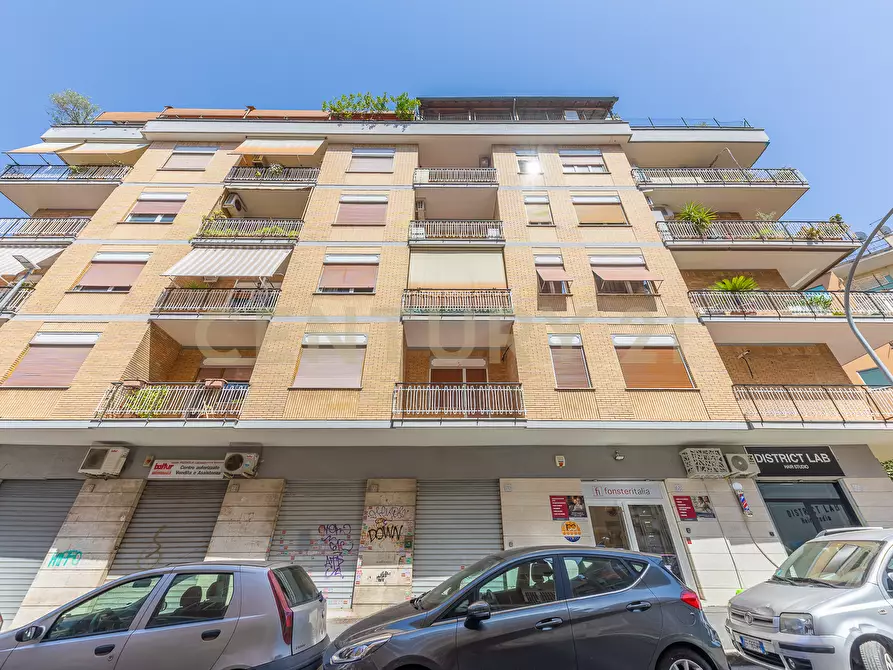 Immagine 105 di Trilocale in vendita  in Via Carlo Dossi 80 a Roma