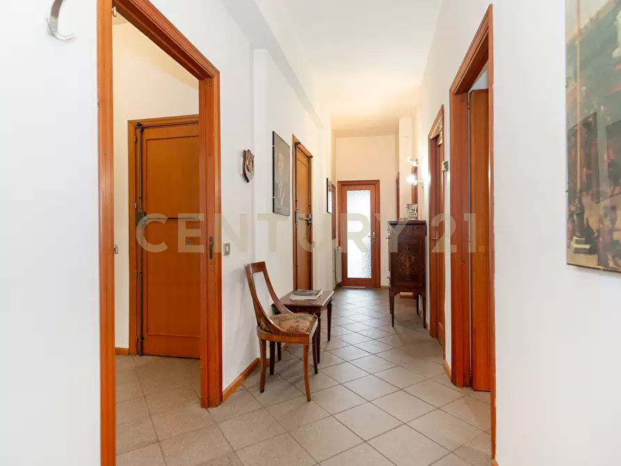 Immagine 13 di Pentalocale in vendita  in Via Convento del Carmine 5 a Tremestieri Etneo