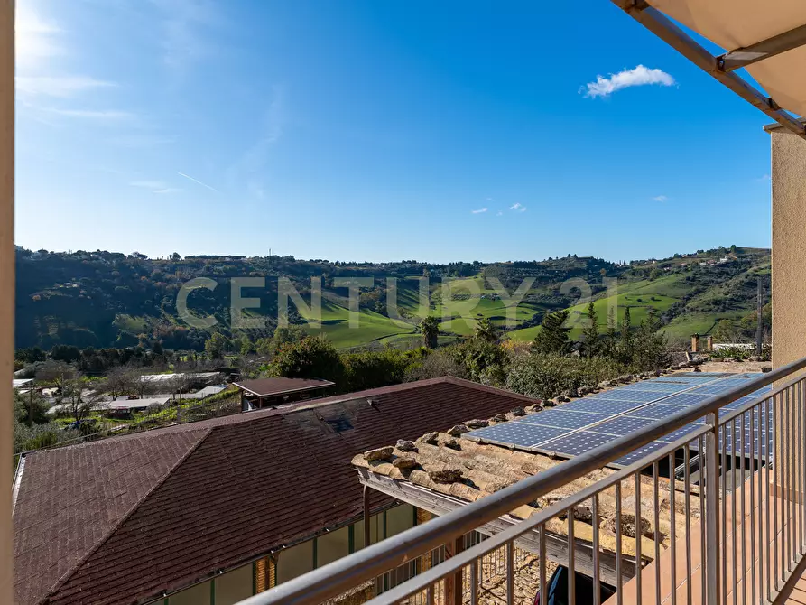 Immagine 14 di Villa in vendita  in Via Gela 95 a Caltagirone