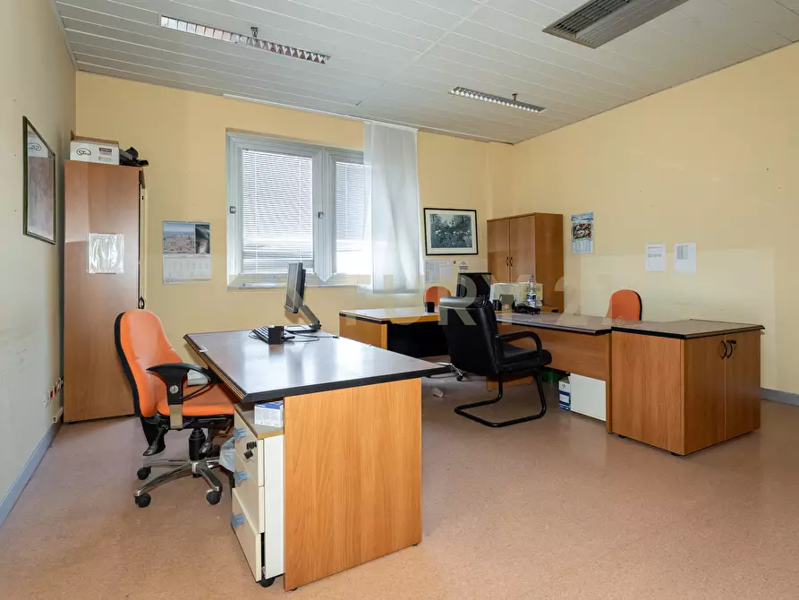 Immagine 34 di Attività artigianale in vendita  in Strada III Mimosa 14 a Catania