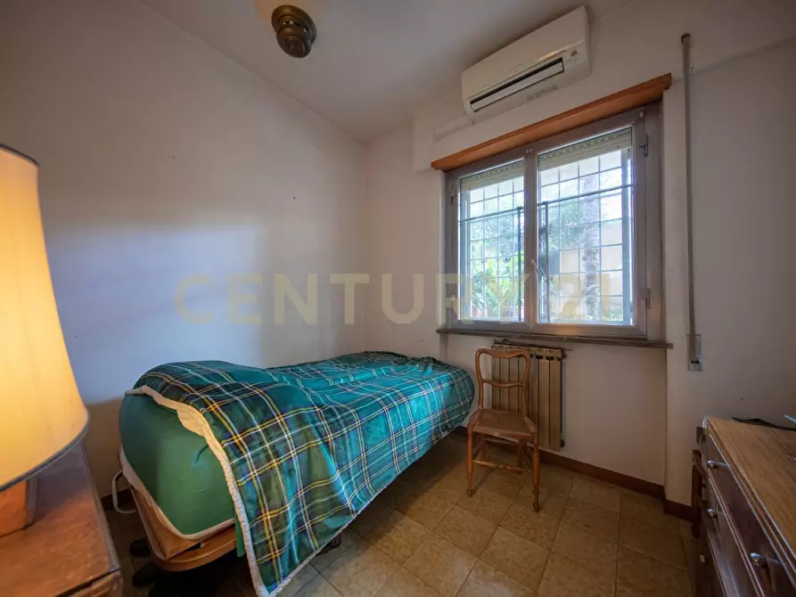 Immagine 10 di Bilocale in vendita  in Via Aurelia 301 a Roma