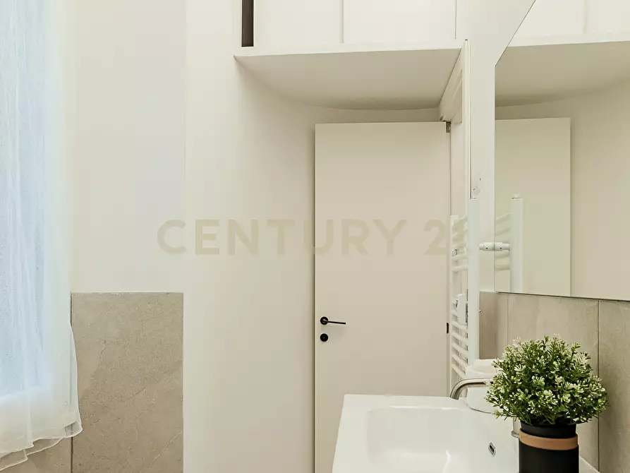 Immagine 52 di Appartamento in vendita  in Via Lampedusa a Roma