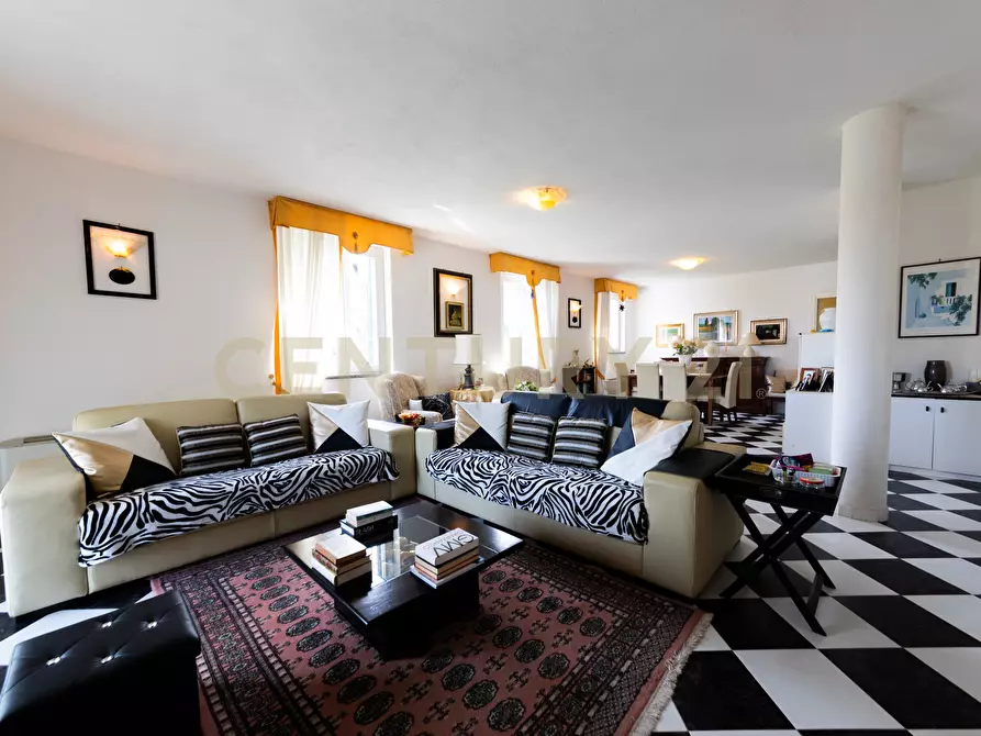 Immagine 9 di Villa in vendita  in Via Giacomo Puccini a Tempio Pausania