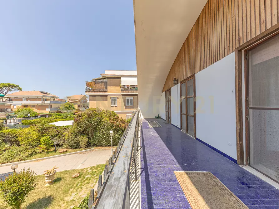 Immagine 25 di Villa in vendita  in Corso San Francesco 159 a Anzio
