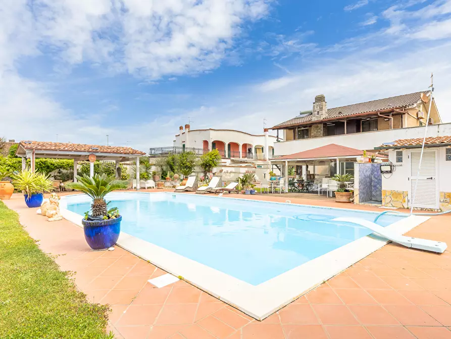 Immagine 69 di Villa in vendita  in Via Calabria 4 a Ardea