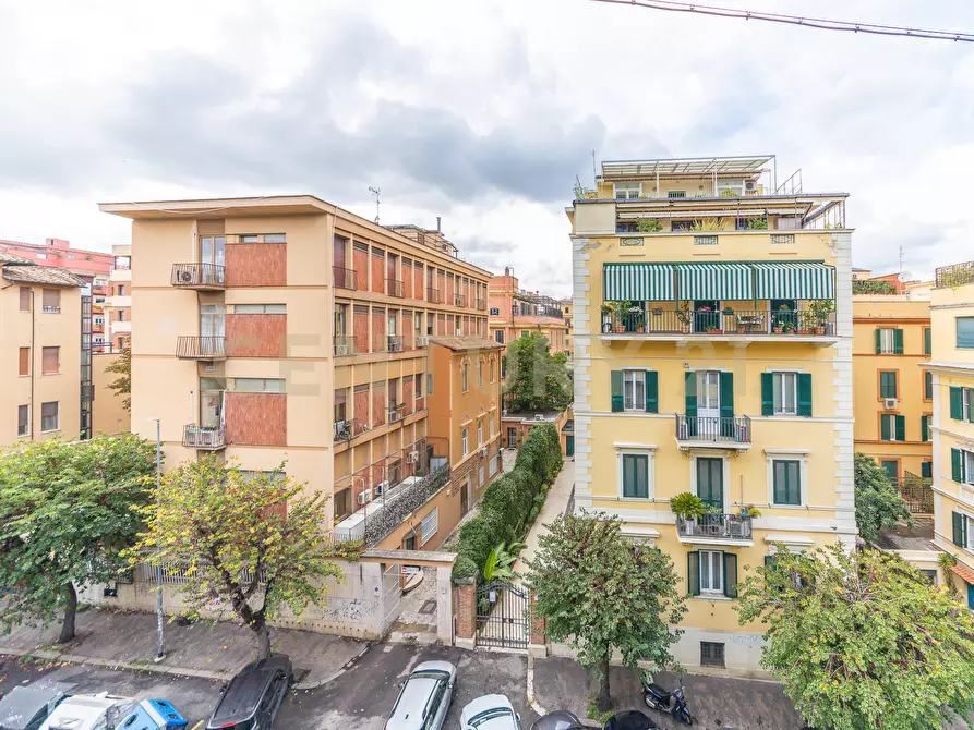 Immagine 13 di Pentalocale in affitto  in Via Tronto 18 a Roma