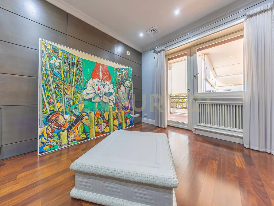 Immagine 25 di Appartamento in vendita  in Via Bevagna 68 a Roma