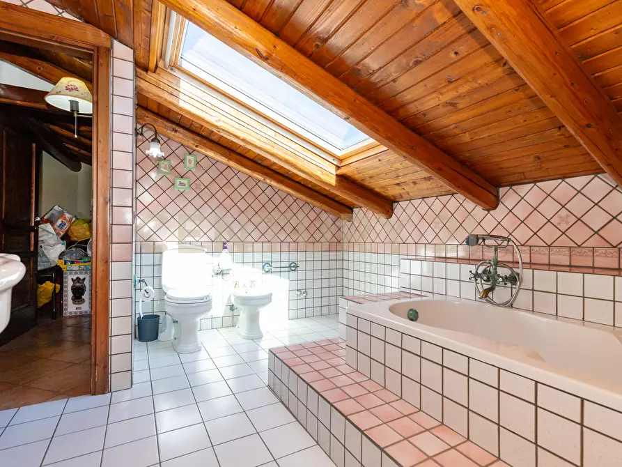 Immagine 41 di Casa indipendente in vendita  in Via Alessandria 80 a San Giovanni La Punta