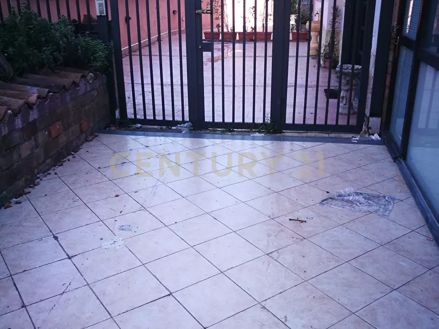 Immagine 14 di Locale commerciale in vendita  in Via Siculo Orientale 488 a Catania