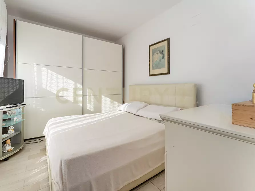 Immagine 9 di Bilocale in vendita  in Via dei Ciclopi 160 a Aci Catena