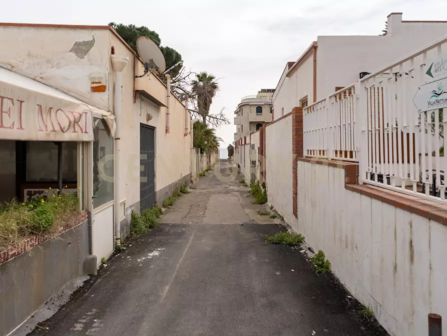 Immagine 35 di Trilocale in vendita  in Via del Sileno 2 a Giardini-Naxos
