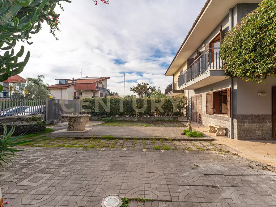 Immagine 5 di Casa bifamiliare in vendita  in Via Sebastiano Grasso 14 a Aci Catena
