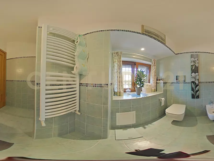 Immagine 23 di Villa in vendita  in Via Brinzio 20 a Aci Catena