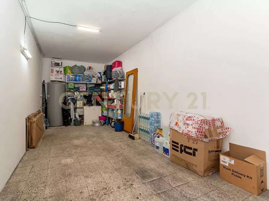 Immagine 51 di Quadrilocale in vendita  in Via Jacopo Vignerio 5 a Catania