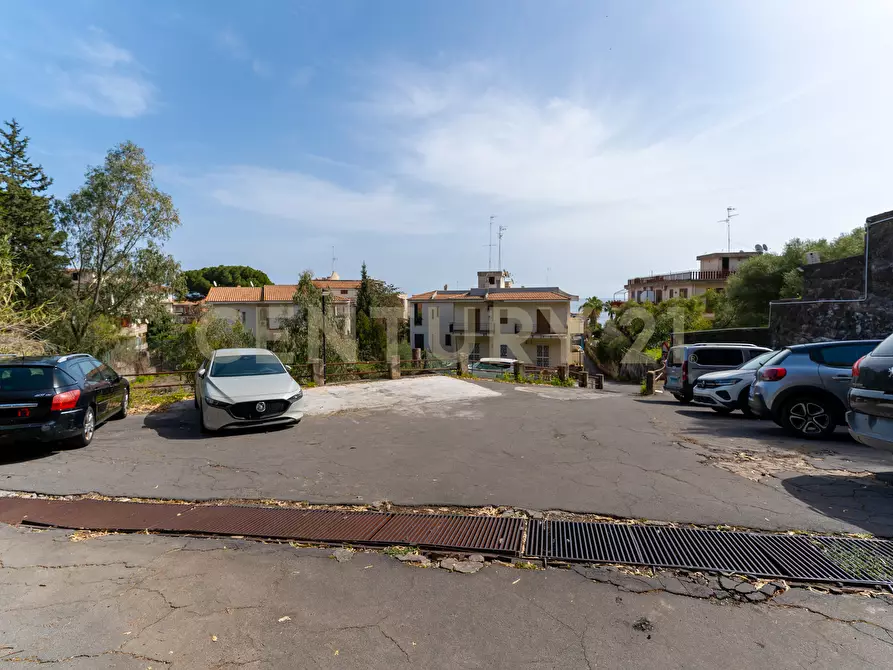 Immagine 38 di Trilocale in vendita  in Via Livorno 101 a Aci Castello