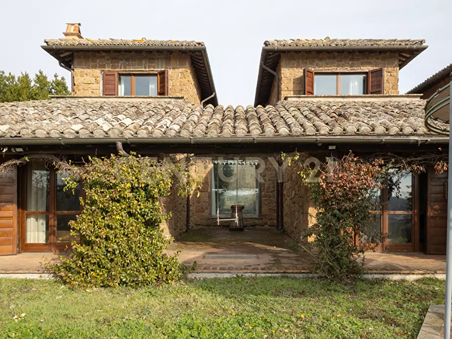 Immagine 26 di Villa in vendita  in Località Campo Rotondo snc a Capranica