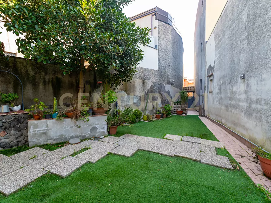 Immagine 3 di Casa indipendente in vendita  in Via Etnea 419 a Tremestieri Etneo