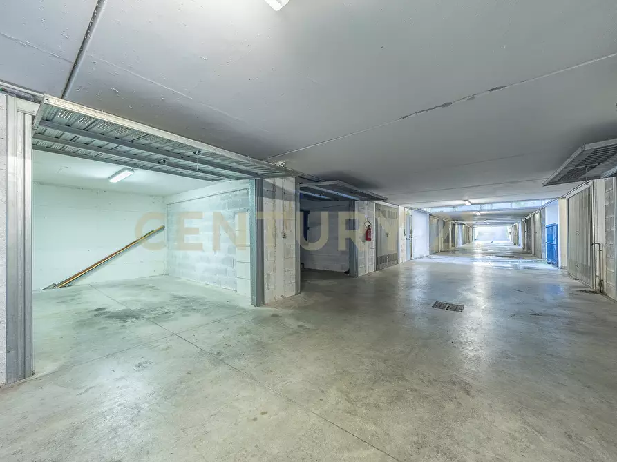 Immagine 23 di Bilocale in vendita  in Via Piero Corti 83 a Roma