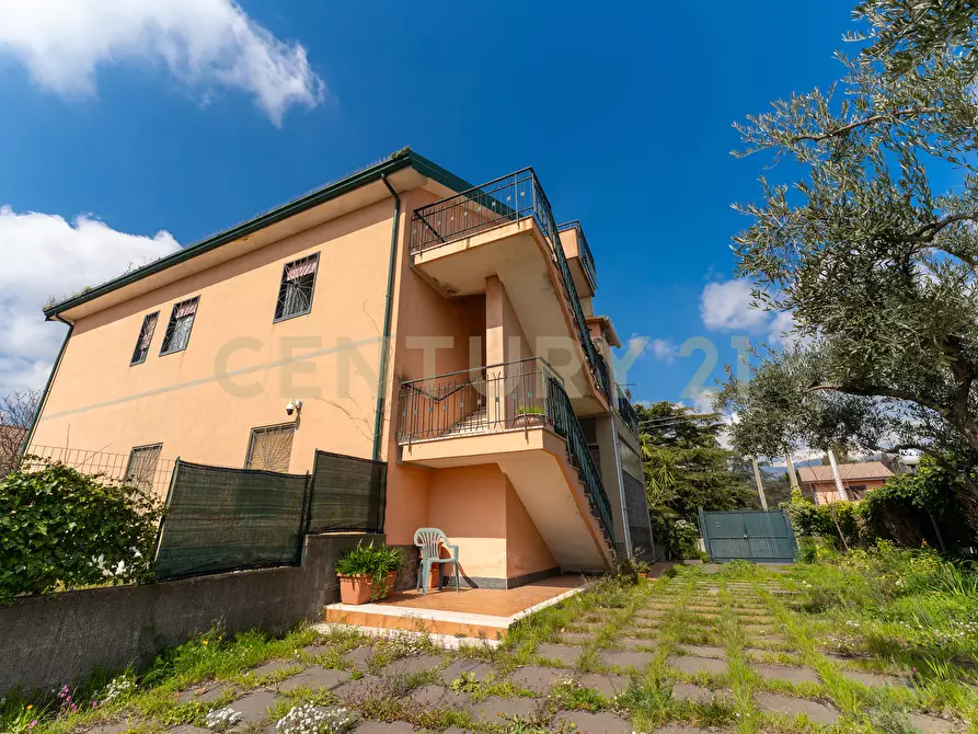 Immagine 46 di Casa bifamiliare in vendita  in Via Benedetto Croce 6 a Pedara