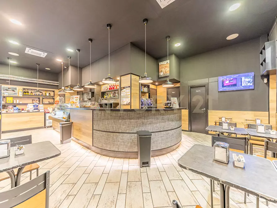 Immagine 1 di Bar / Ristorante in vendita  in Via Reno 2 a Roma