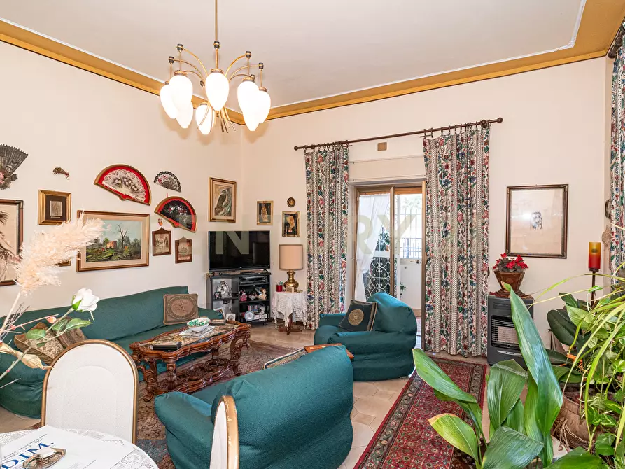 Immagine 3 di Pentalocale in vendita  in Via Pulei 49A a Mascalucia