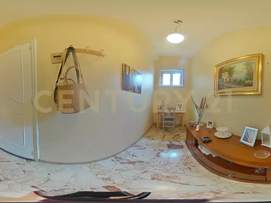 Immagine 46 di Pentalocale in vendita  in Via Isole Eolie 126 a Paterno'