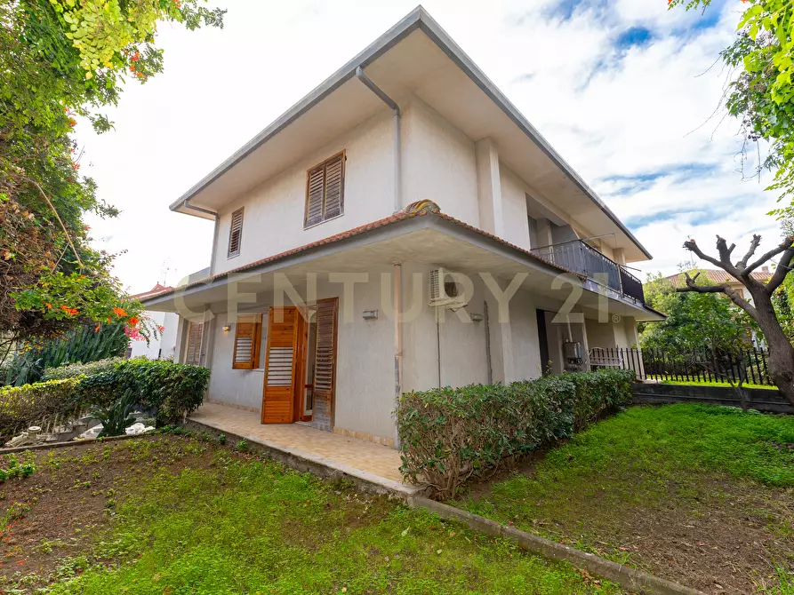 Immagine 60 di Casa bifamiliare in vendita  in Via Sebastiano Grasso 14 a Aci Catena