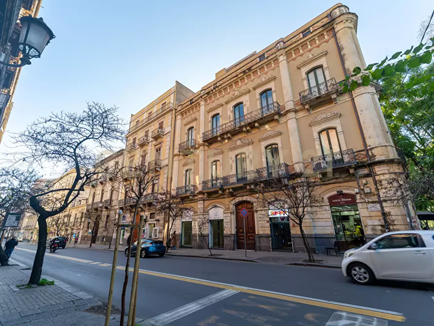 Immagine 27 di Locale commerciale in affitto  in viale Regina Margherita 19 a Catania