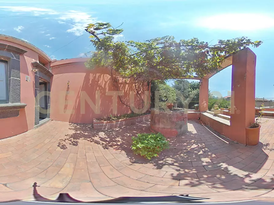 Immagine 67 di Villa in vendita  in Piazza F. M. Scuderi 7 a Viagrande