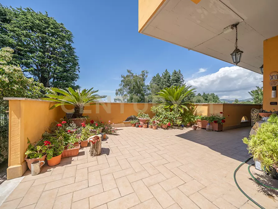 Immagine 2 di Villa in vendita  in Via dei Lecci 31 a Rocca Di Papa