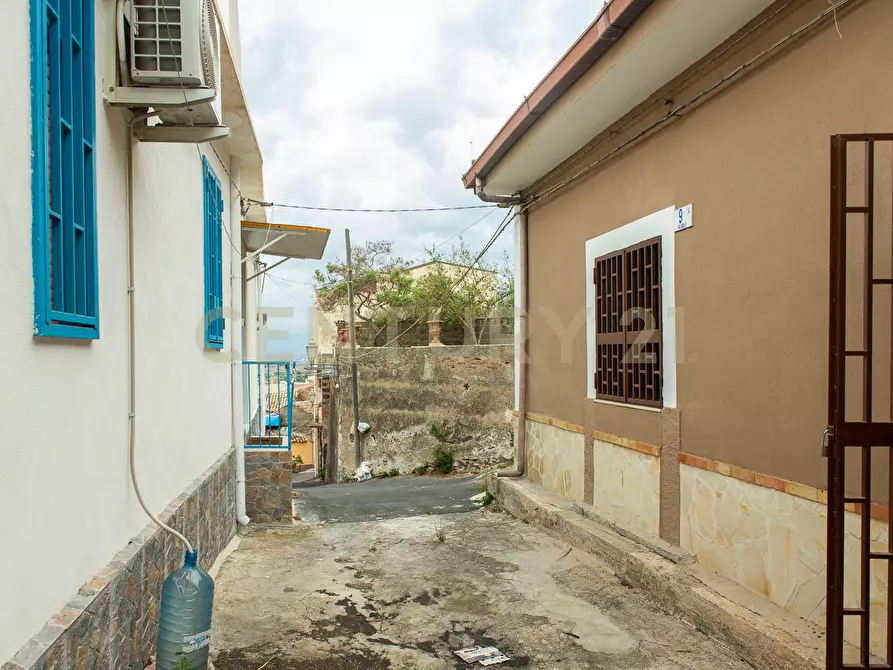 Immagine 7 di Casa indipendente in vendita  in Via Amalfi 7 a Motta Sant'anastasia