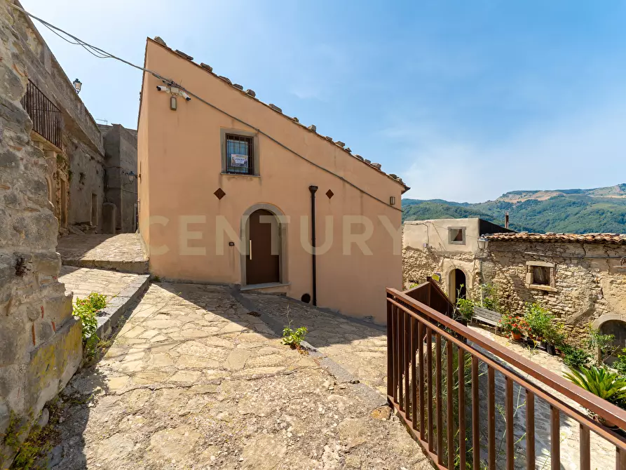 Immagine 6 di Casa indipendente in vendita  in Via Giovan Guerrino 40 a Montalbano Elicona